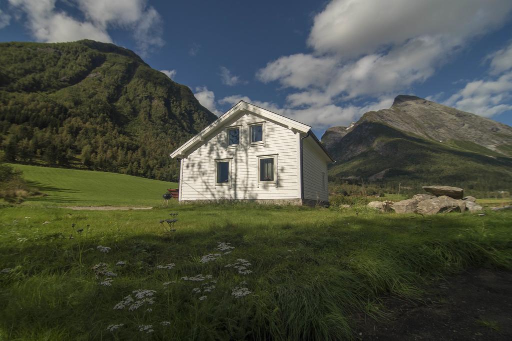 Hansali Holiday Home Fjaerland Exterior foto